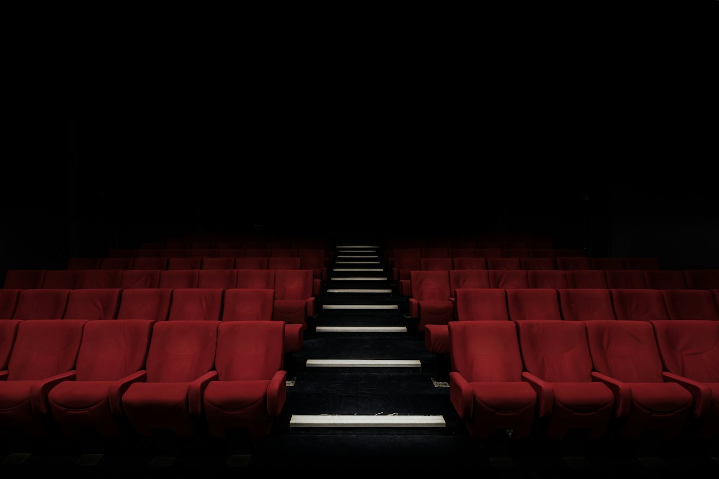 影视大全_影视大全_韩剧美剧合集：焦俊艳《凝脂手》北京首映 陈建斌惊喜现身映后（封面配图）